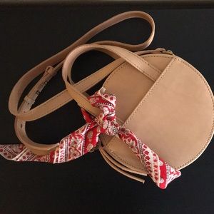 Madewell’s Juno Circle Crossbody Bag!
